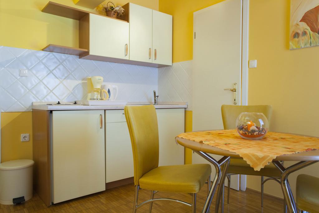 Villa Neda Makarska Room photo