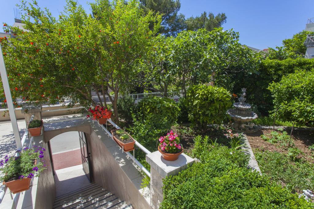 Villa Neda Makarska Exterior photo